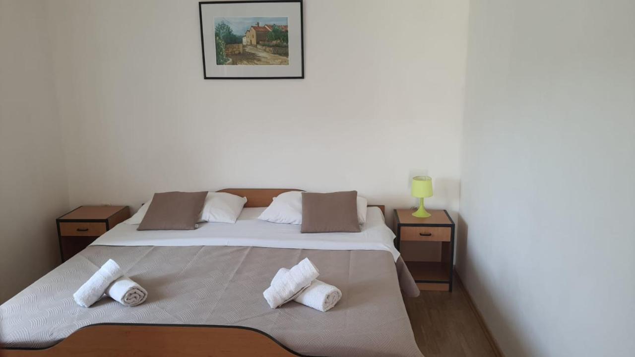 Apartments Irena Božava Εξωτερικό φωτογραφία