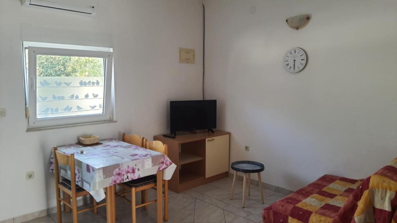 Apartments Irena Božava Εξωτερικό φωτογραφία