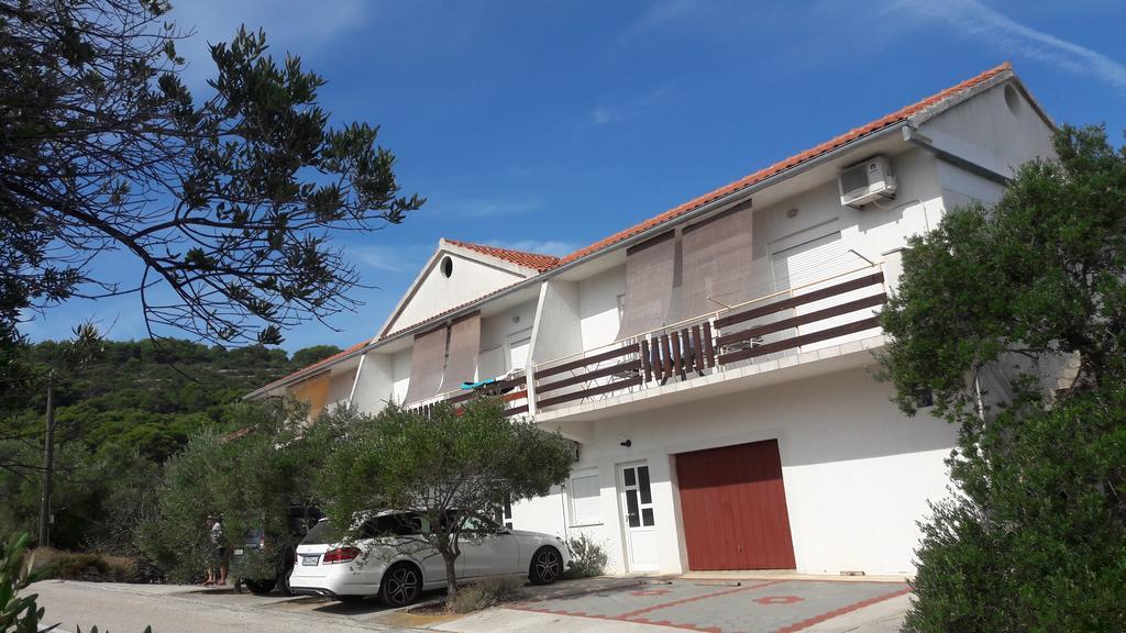 Apartments Irena Božava Εξωτερικό φωτογραφία