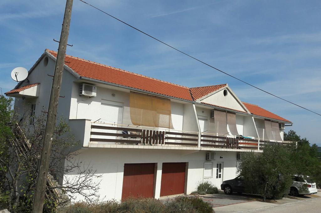 Apartments Irena Božava Εξωτερικό φωτογραφία